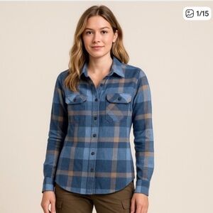 Patagonia • Midweight Fjord Flannel Shirt Blue and Tan Plaid